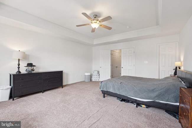 Building Photo - 42227 Canary Grass Square