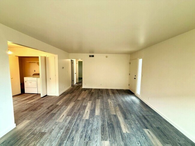 Building Photo - 3618 Manzana St