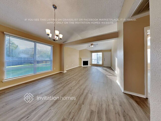 Building Photo - 10648 Shadywood Dr