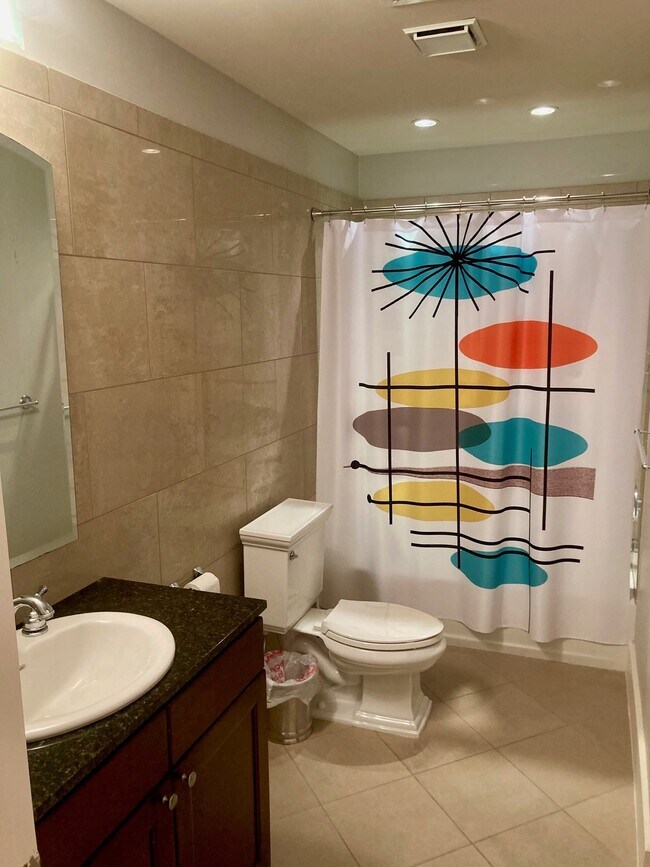 Building Photo - 415 22nd St