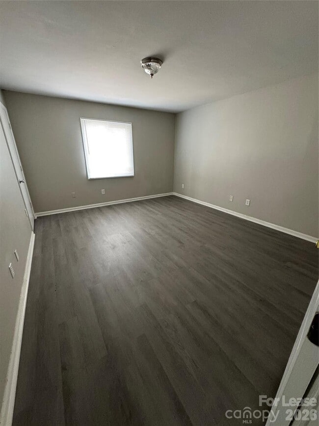 Building Photo - 2022 Harvest Ln