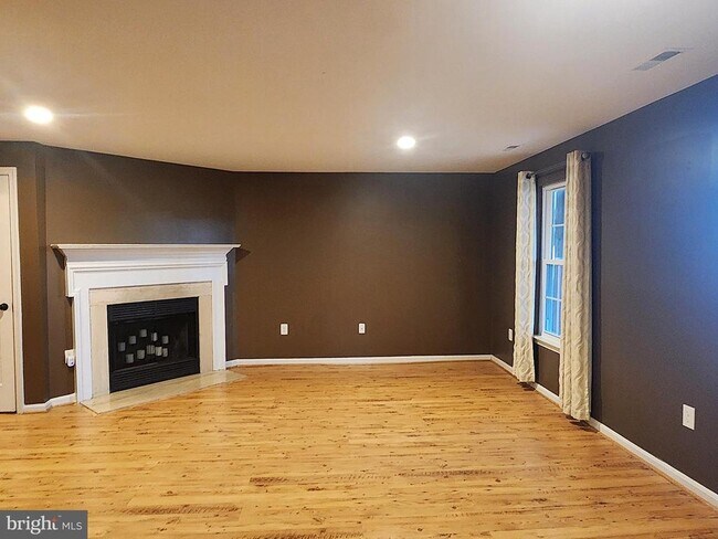 Building Photo - 14363 Long Channel Dr