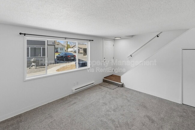 Building Photo - 2011 E Desmet Ave