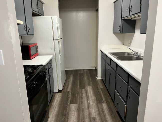 Building Photo - 1308 E 29th St