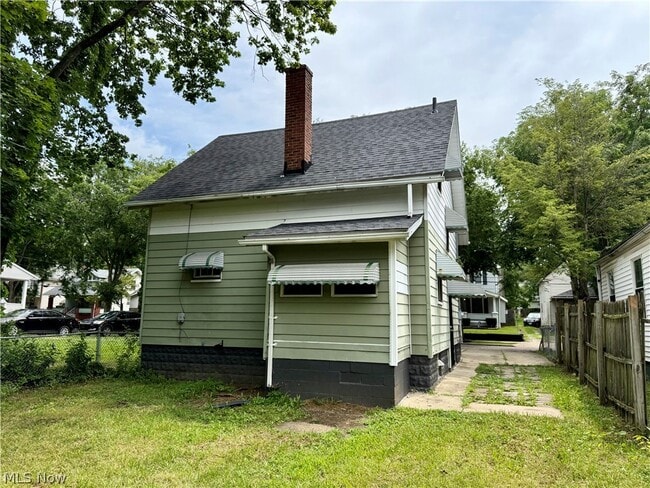 Building Photo - 404 Noah Ave