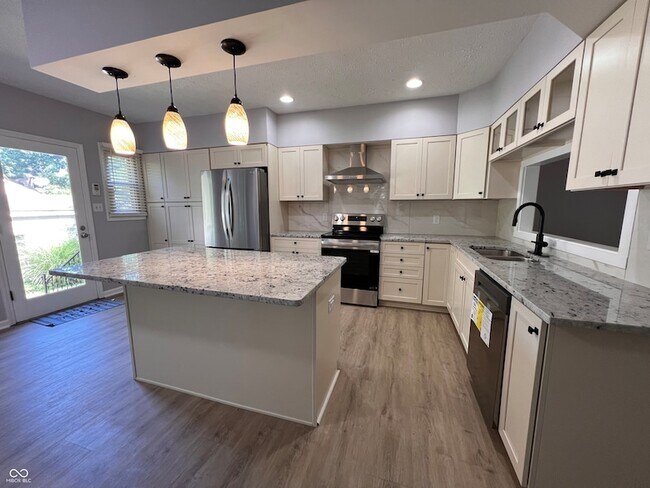 Building Photo - 1402 Kessler Blvd E Dr