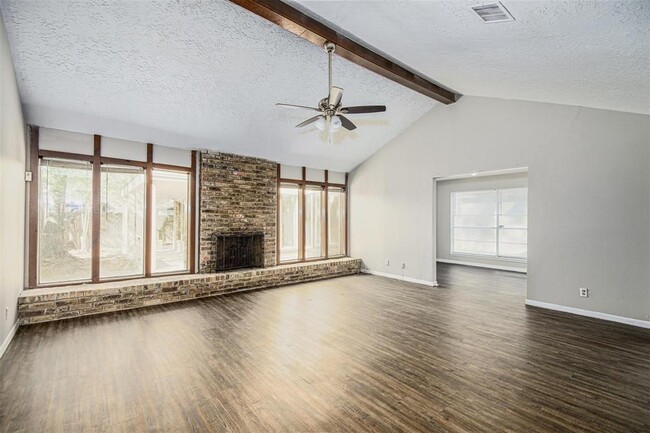 Building Photo - 22807 Canyon Lake Dr