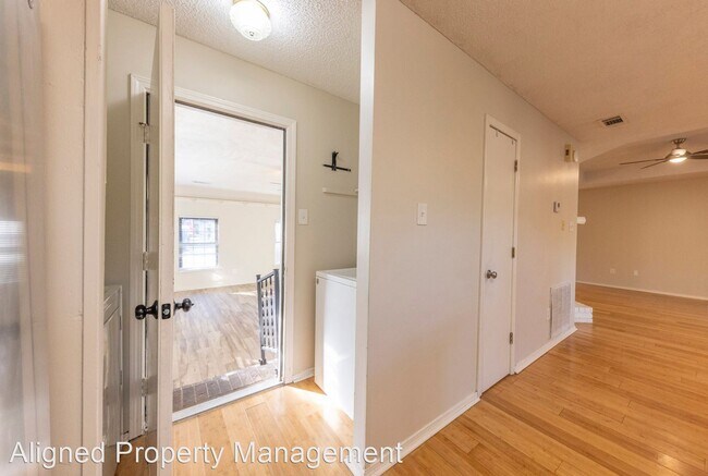 Building Photo - 4 br, 2 bath House - 1715 Calgary Trail