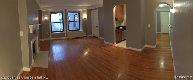 Building Photo - 15 E Kirby St