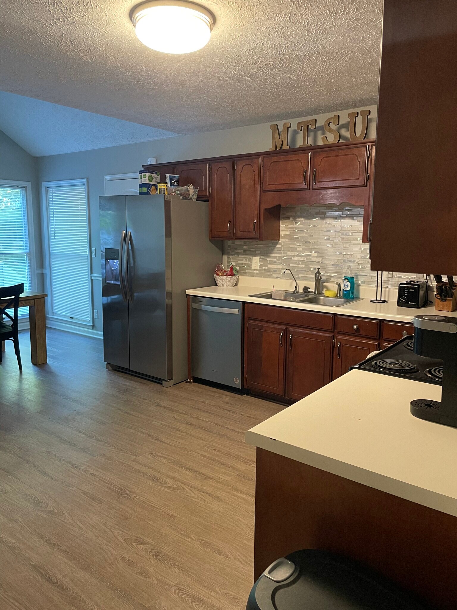 kitchen - 1122 Woods Edge Dr