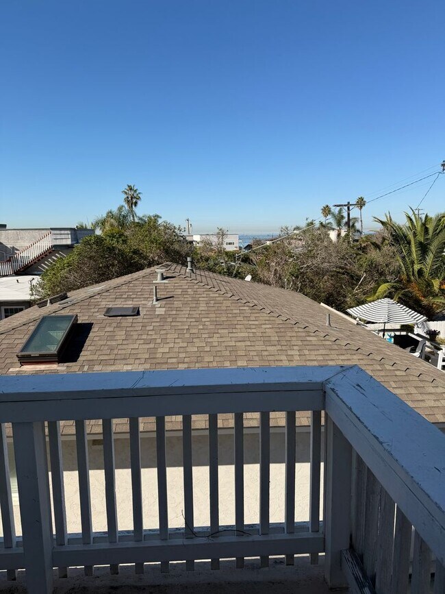 Building Photo - 947 1/2-731-32 Beryl St