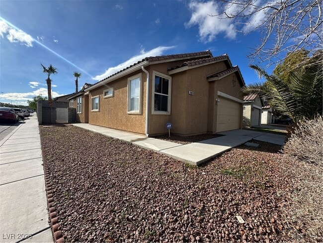 Building Photo - 9469 Vast Valley Ave