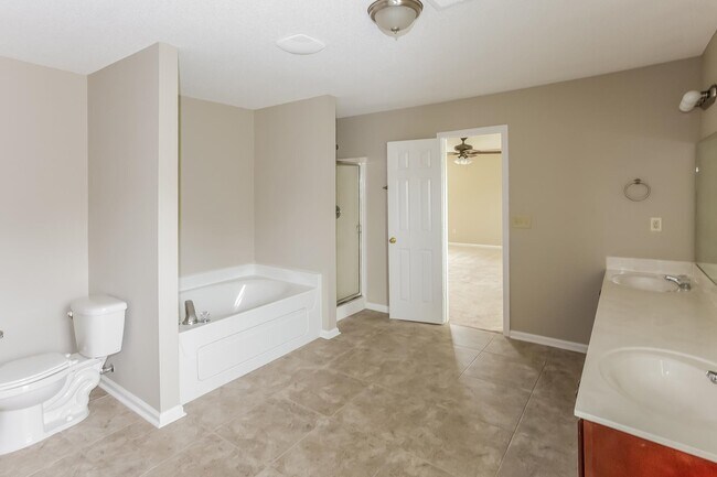 Building Photo - 9966 Chariden Dr