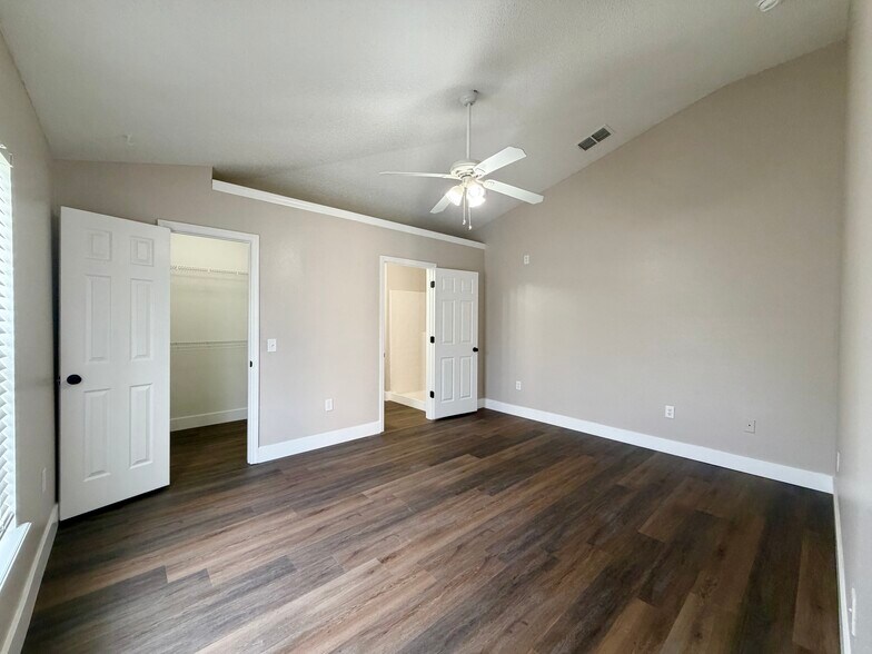 Building Photo - 47 Sawfish Ct