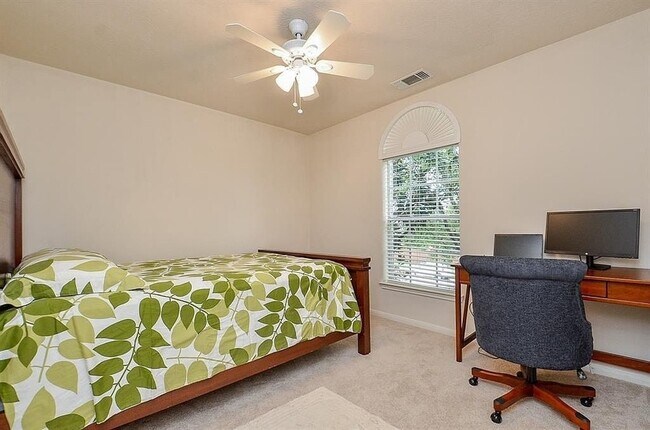 Building Photo - 1306 Ventura Canyon Dr
