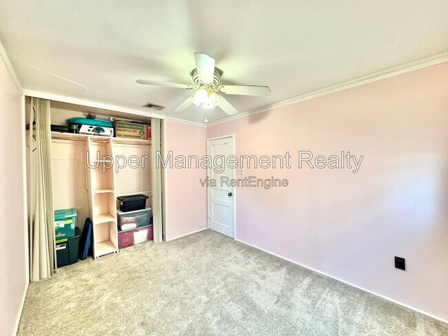 Building Photo - 638 Huntlee Dr