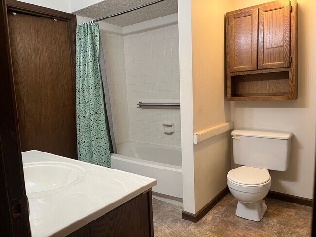 Building Photo - 3039 SW Maupin Ln