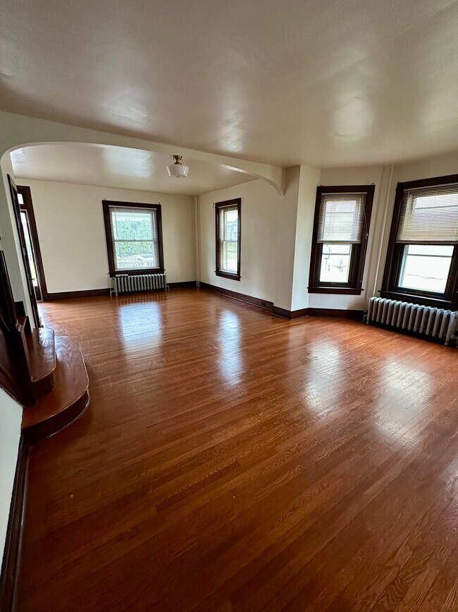 Building Photo - 218 Noble St