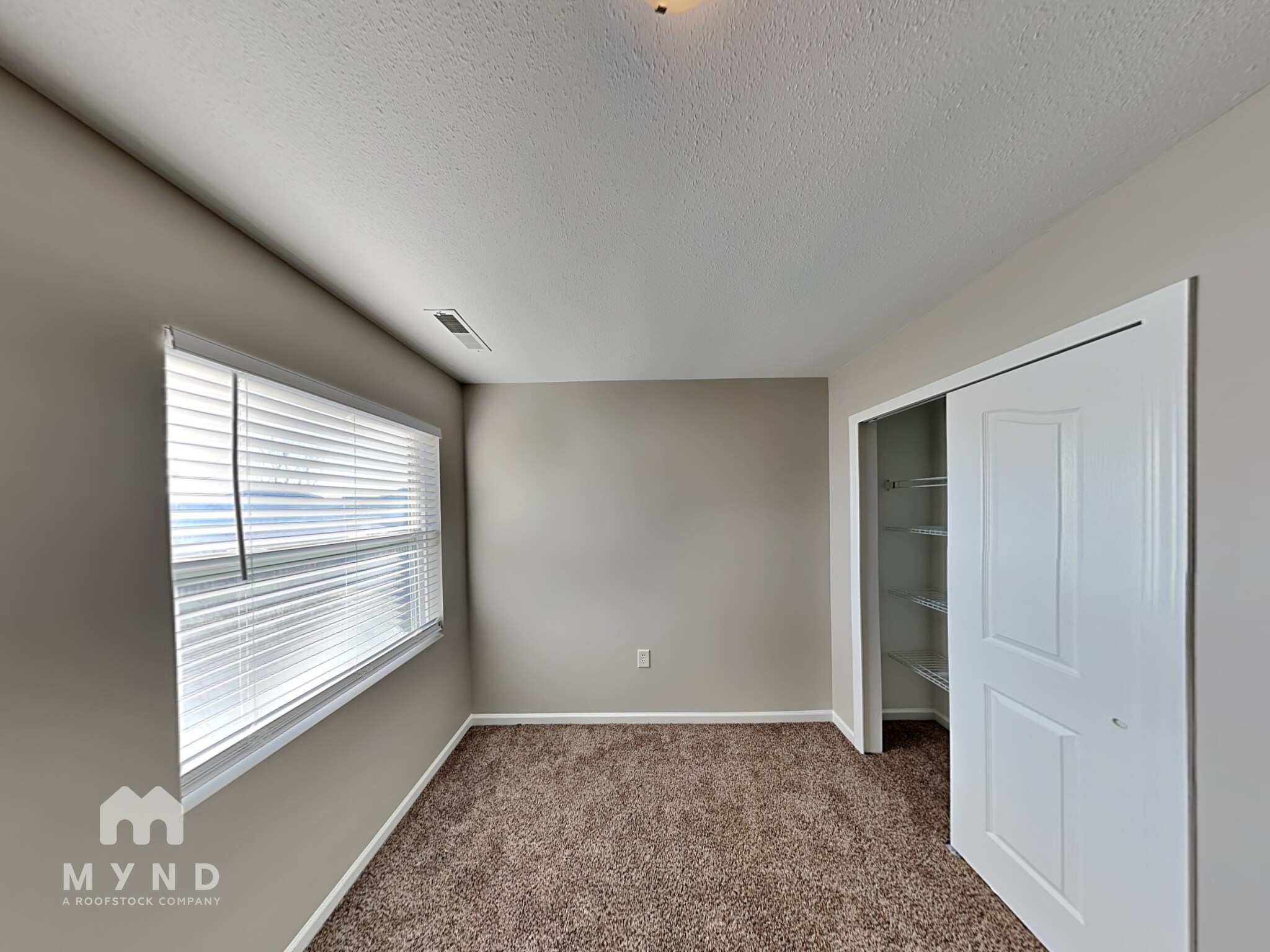 Building Photo - 303 Holton Dr