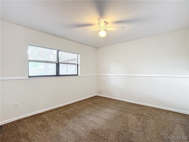 Building Photo - 1237 N Lion Cub Point