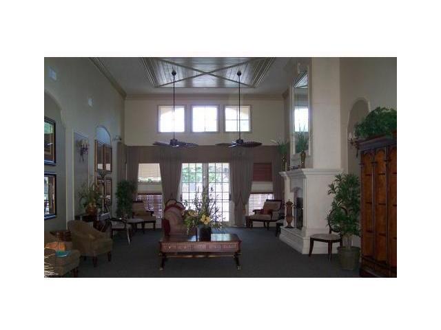 Building Photo - 815 W Boynton Beach Blvd