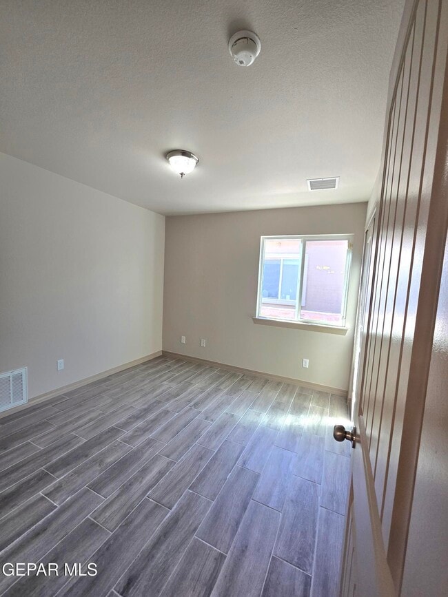 Building Photo - 3857 Loma Cortez Dr