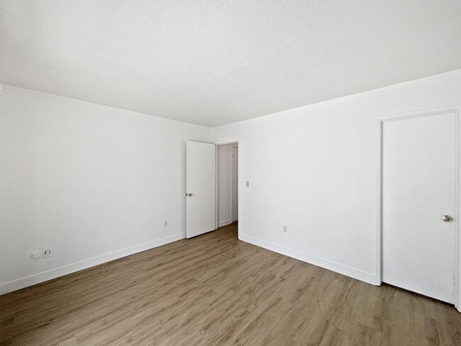 Building Photo - Updated 3B/2BA House in North Park w/ Cove...