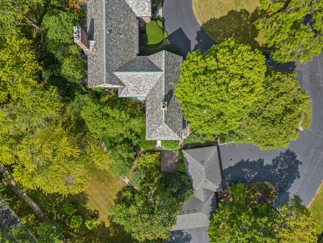 Building Photo - 1092 Wexford Ct