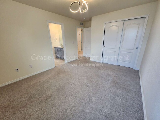 Building Photo - 808 Byrd Dr
