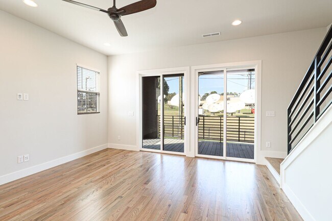 Building Photo - Luxury New Construction Townhome in Bryant...