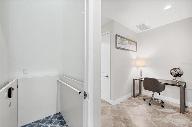 Building Photo - 455 Nokomis Ave S