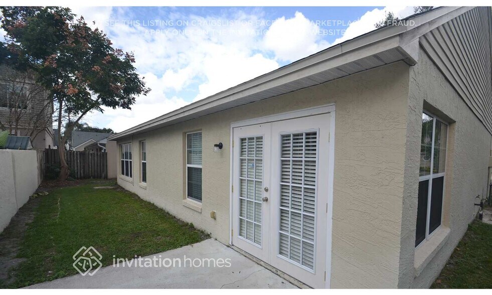 Building Photo - 829 W Charing Cross Cir