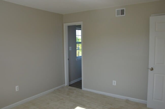 Building Photo - Completely Updated!