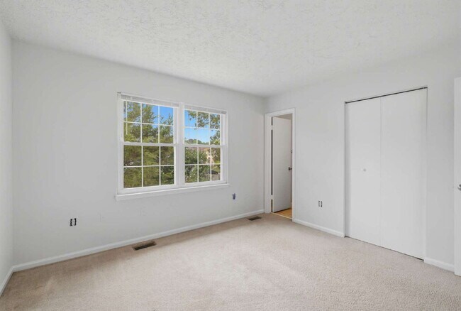 Building Photo - Beautifully Refreshed 3BR Townhome with Private Fenced Backyard in Brandy Station