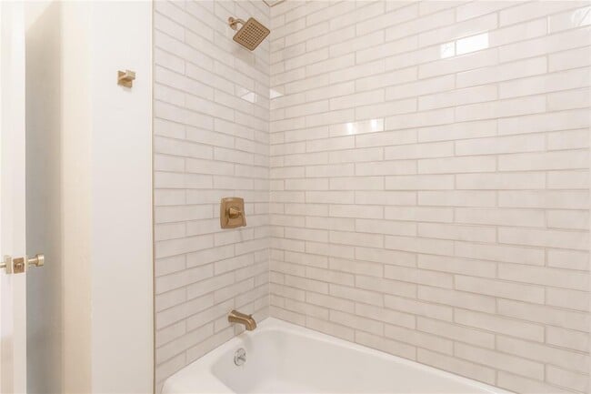 Building Photo - 5124 NW 19th Terrace