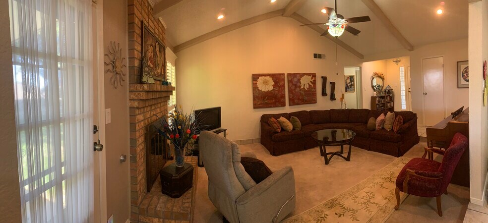 Building Photo - 678 El Parque Dr