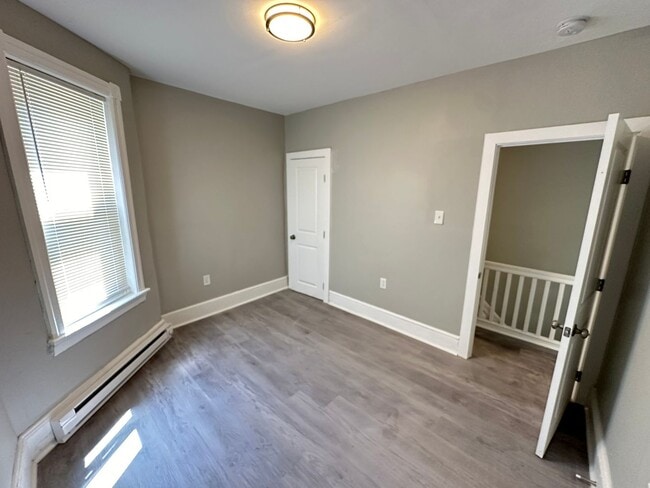 Building Photo - Discover the charm of this spacious 3-bedr...