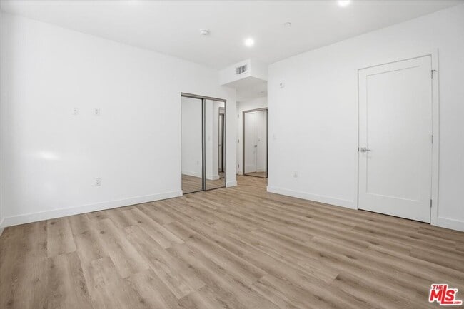 Building Photo - 1820 Prosser Ave