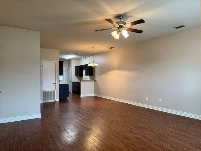 Building Photo - 311 Princess Place