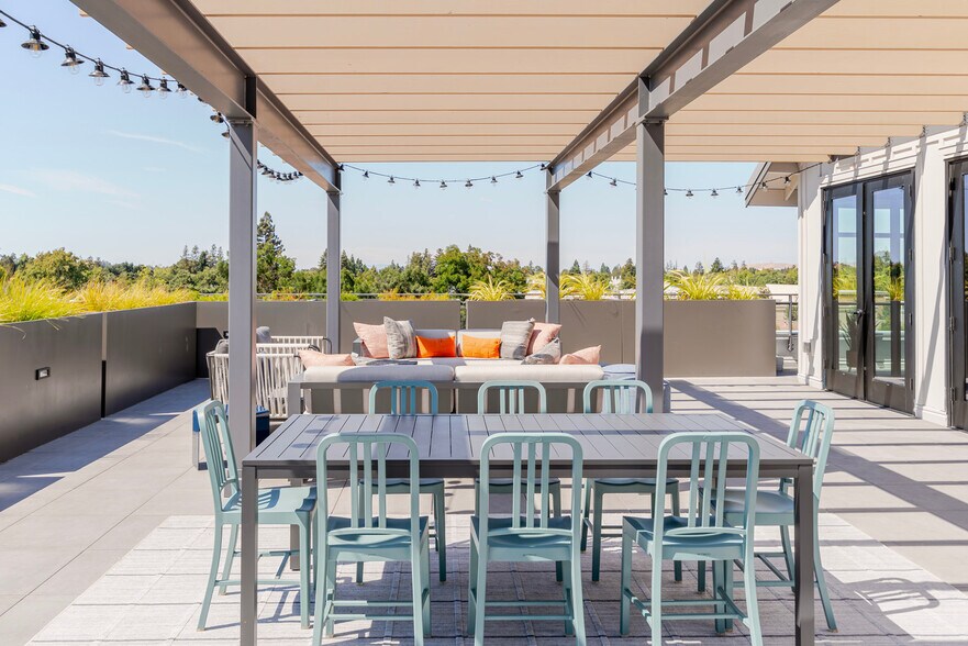 Building Photo - 85 Cleaveland Rd