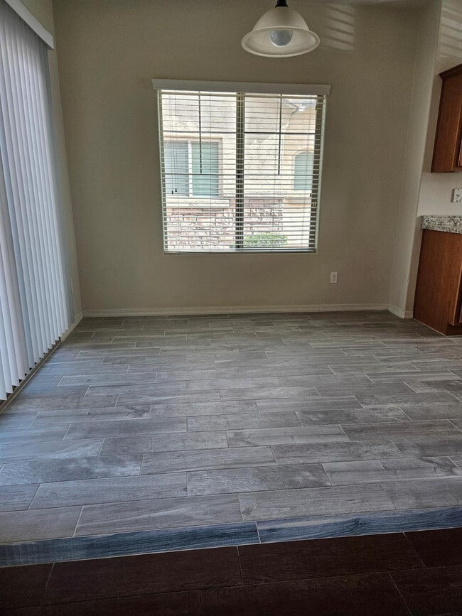 Building Photo - 2204 W Le Marche Ave