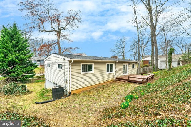 Building Photo - 4415 Elmwood Dr
