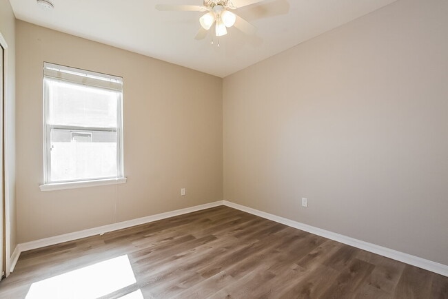 Building Photo - 194 Compass Rose Dr