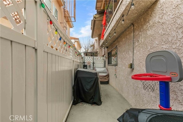 Building Photo - 635 E Magnolia Blvd