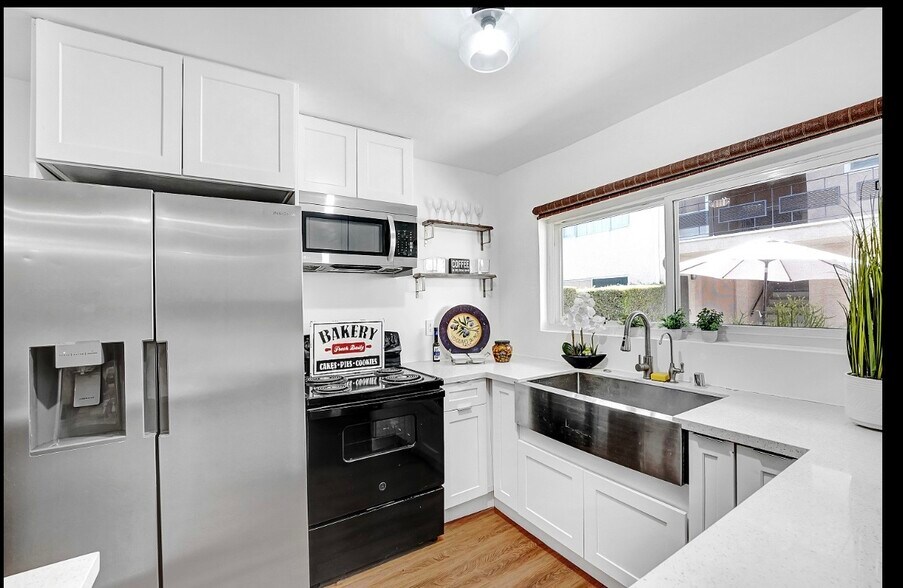 Building Photo - 5232 Corteen Pl