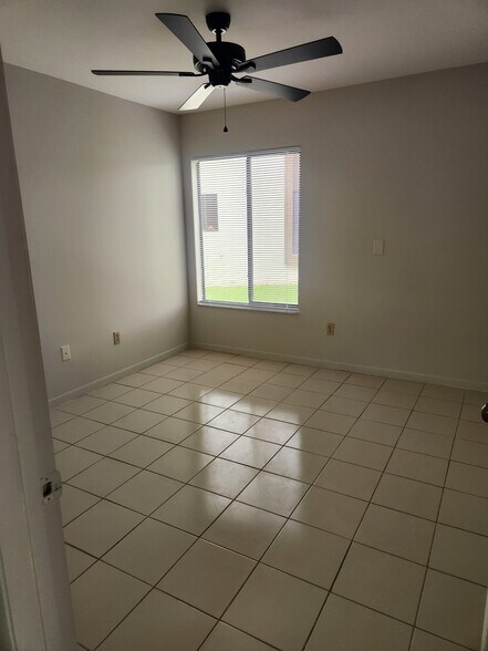 Building Photo - 9712 Saratoga Park Ct