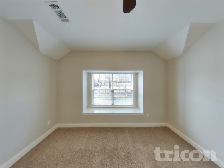 Building Photo - 5856 Burgundy Rose Dr