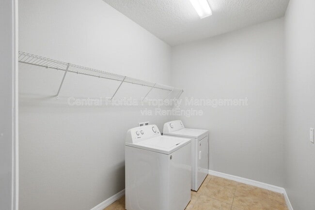 Building Photo - 2772 Mead Ave