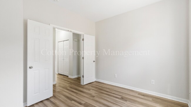 Building Photo - 1010 Winterberry Cir