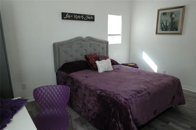 Building Photo - 1025 7th St S